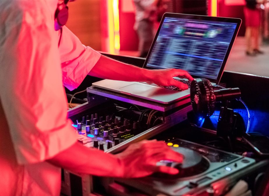 How to Choose a DJ Service in Stamford CT